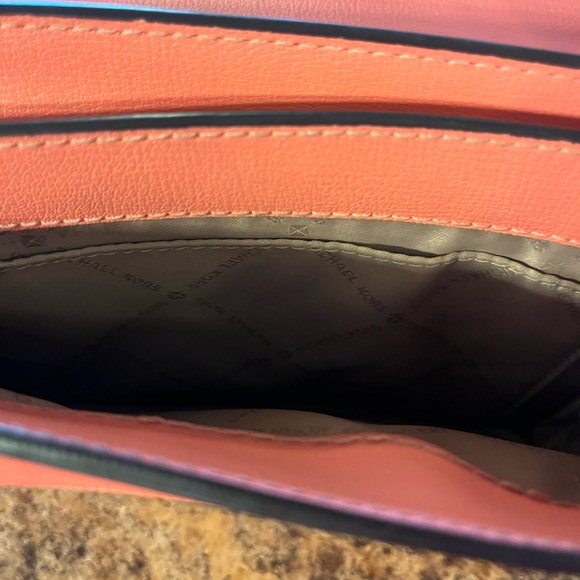 Michael‎ Kors Chain Shoulder Purse
There are some red pen marls in back pocket - Picture 6 of 7